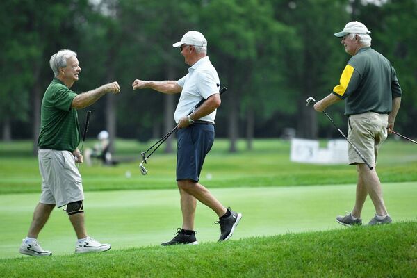 scholarship-golf-outing-tees-up-support